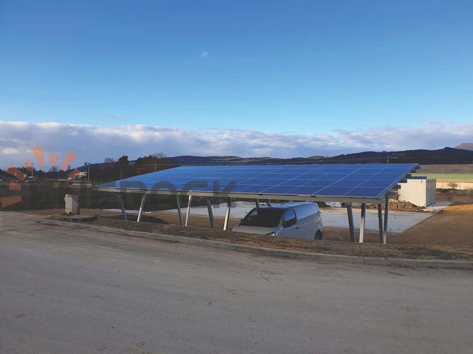 Sistem de montaj solar pentru carport impermeabil de 15 kW în Franța