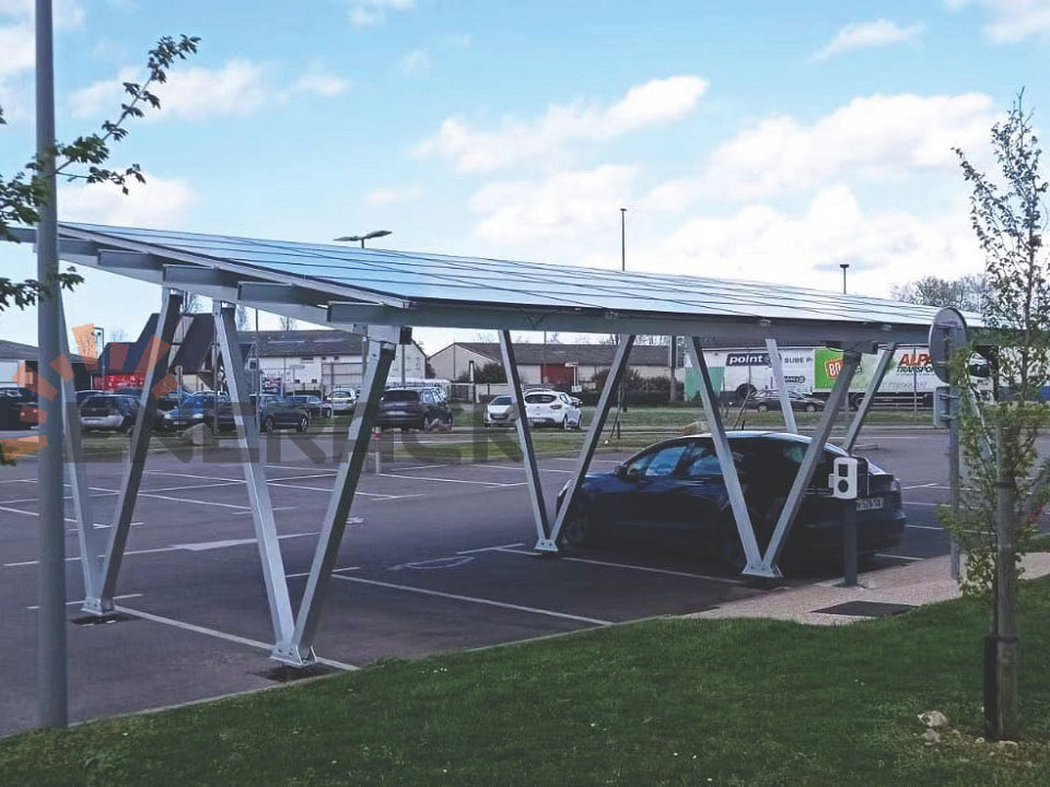Sistem solar de montare pentru carport impermeabil de 15 kW în Franța