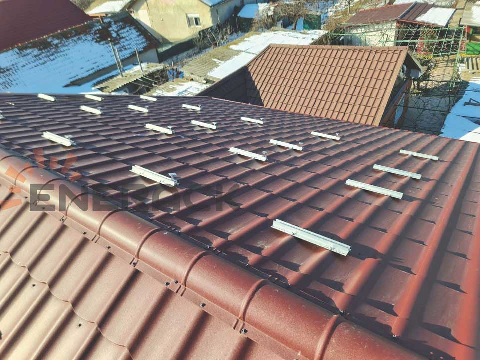 Șină mini de 10 kW și 26 mm pentru plăci ondulate din plastic în România